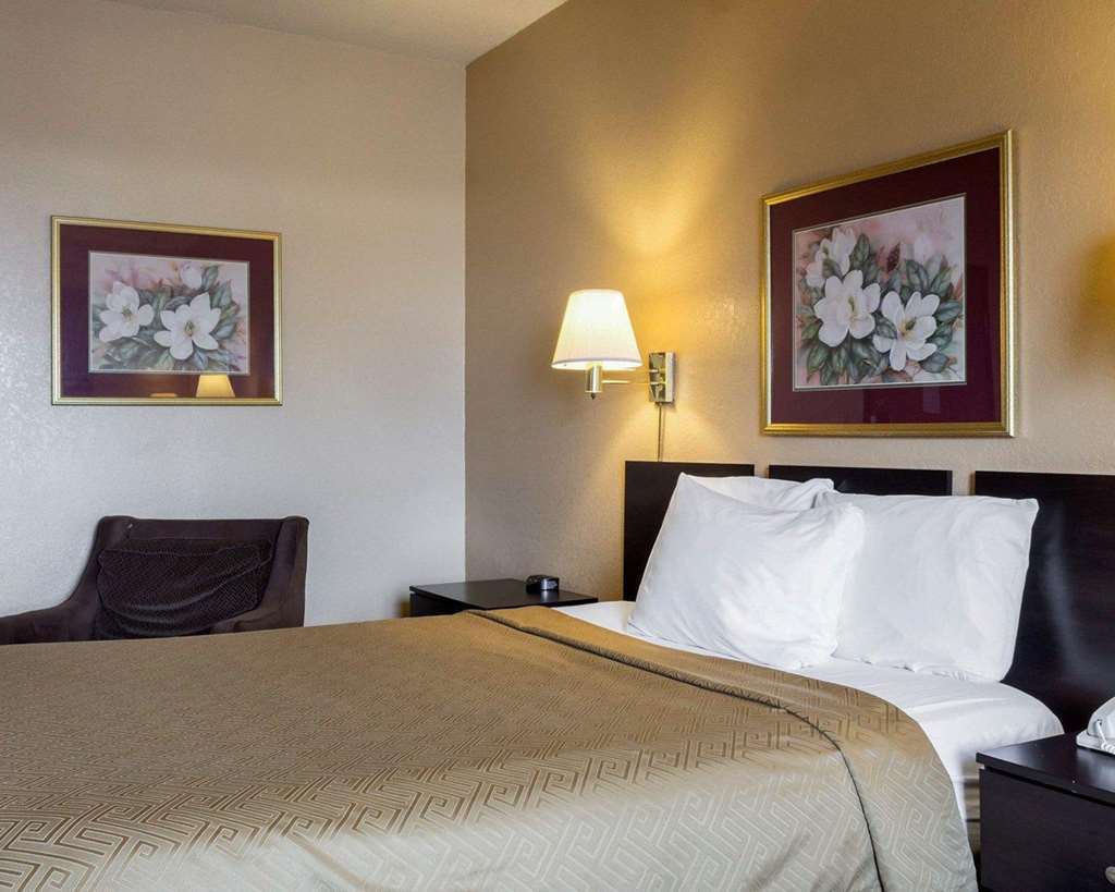 Econo Lodge Watertown Habitación foto
